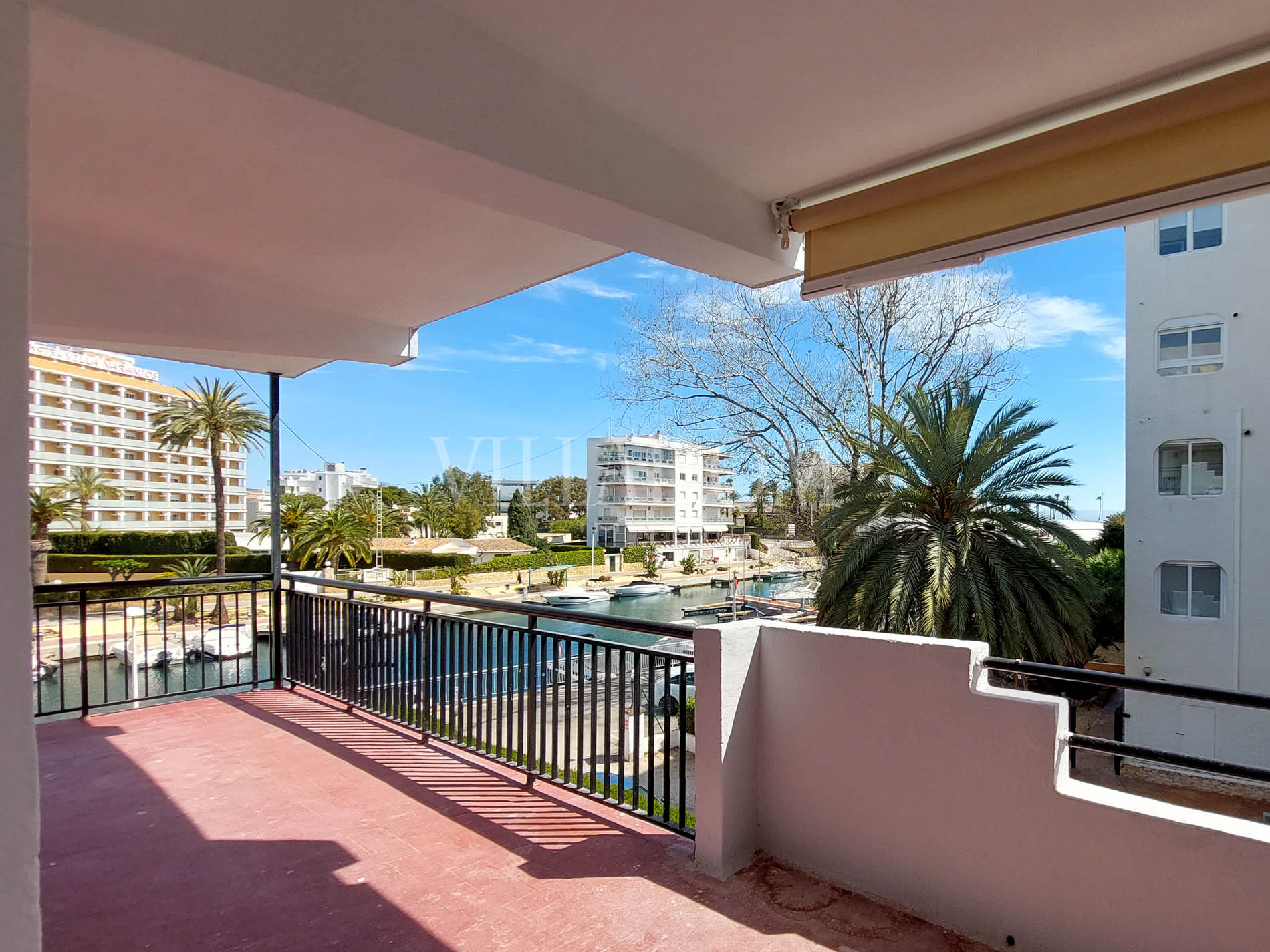 Apartment for sale on the beach Arenal Jávea