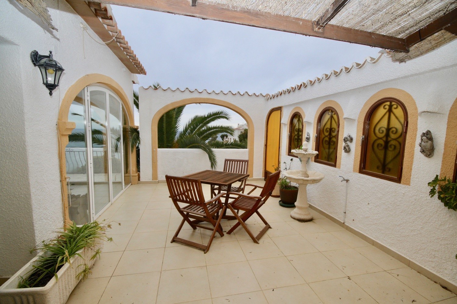 For sale villa with plenty of room and Seaview in Javea