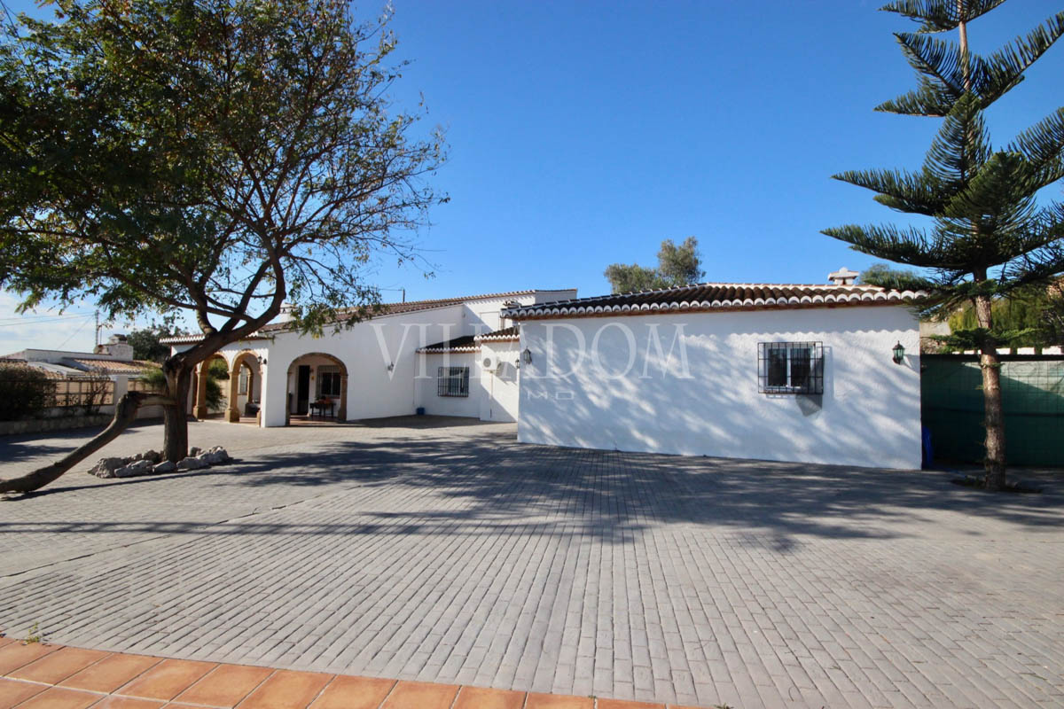 Villa for sale very close to the old town of Javea