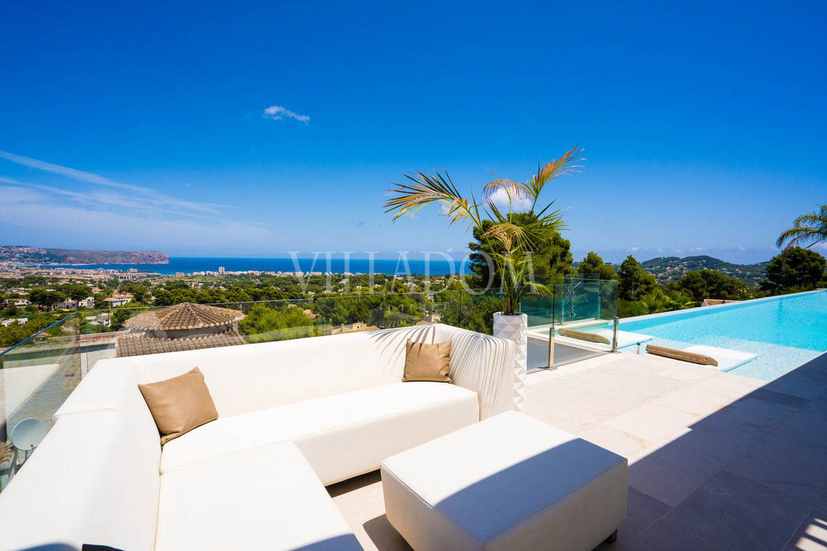Luxury Villa with exceptional sea views in Javea