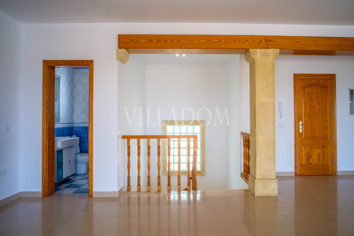 Villa with panoramic sea views very close to the beach Arenal Jávea