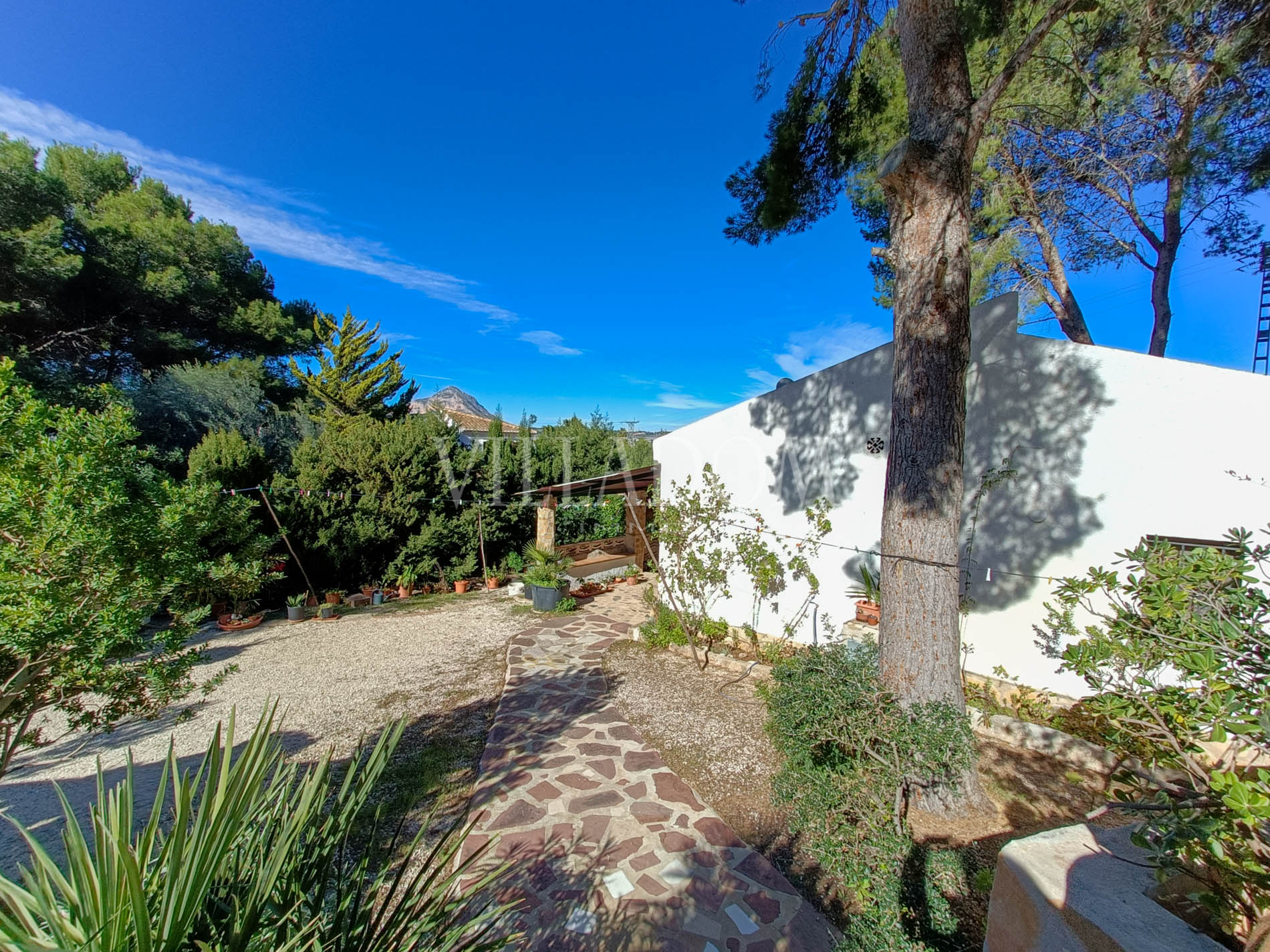 Villa with character and capacity near the Arenal Jávea beach