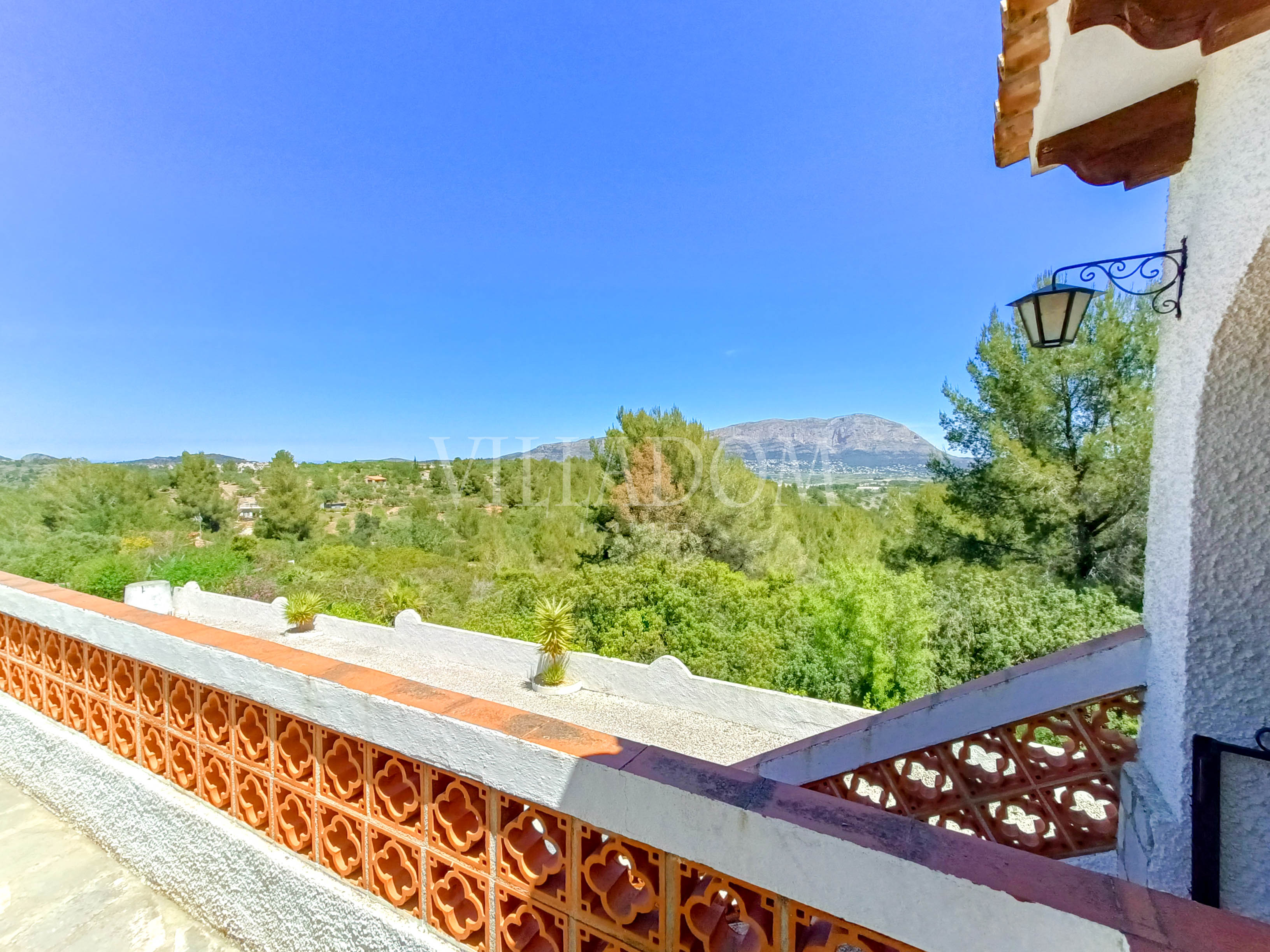 Country house surrounded by nature in Gata de Gorgos